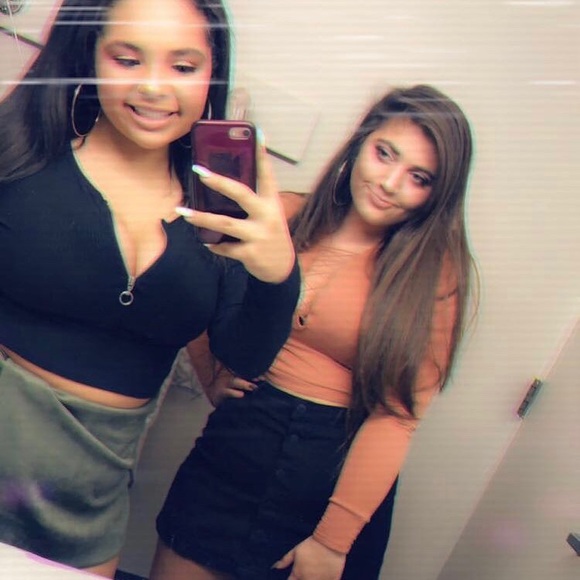 Forever 21 Lace Up Crop Top - Picture 2 of 3